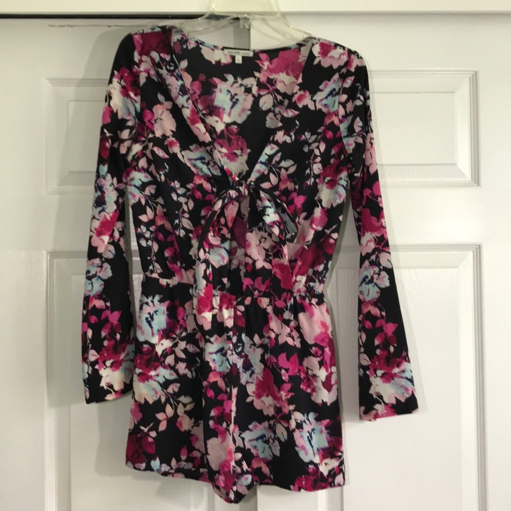 Charlotte Russe Tie Front Bell Sleeve Romper S